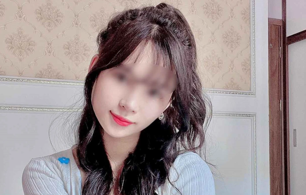Vụ phát hiện thi thể cô gái 21 tuổi mất tích ở Hà Nội: Người thân và bạn bè khóc ngất tại hiện trường  - Ảnh 2