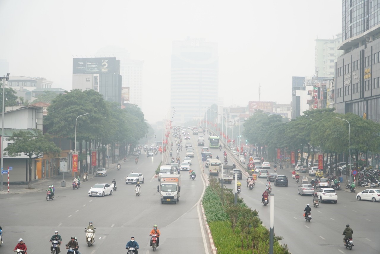 Tin tức thời tiết hôm nay ngày 02/01/2024: Khu vực Hà Nội trời rét và có sương mù về sáng, TP Hồ Chí Minh sáng nắng, chiều tối có mưa rào - Ảnh 1
