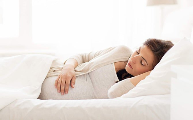 Bác sĩ chi ra 8 điều mà phụ nữ ở độ tuổi 30 nên ghi nhớ để có một thai kỳ khỏe mạnh - Ảnh 2