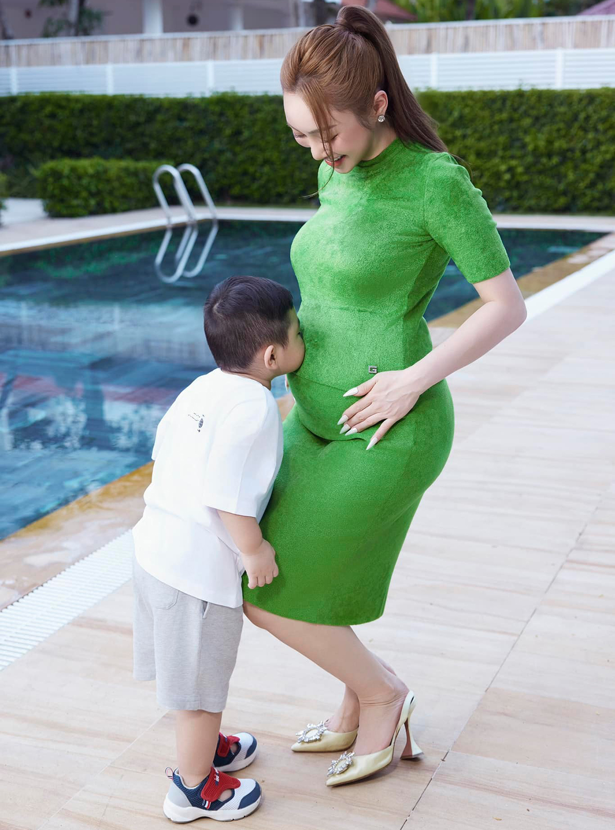 Vợ Chi Bảo nghén nặng khi mang thai lần 2, tăng 5kg ngay 3 tháng đầu thai kì - Ảnh 4