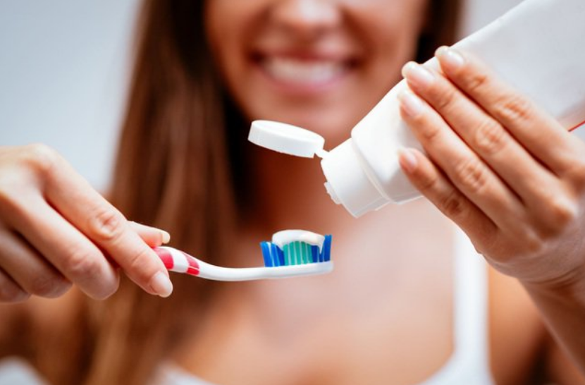 4 sự thật bất ngờ về 'quy tắc 3-3-3' khi đánh răng, một bí quyết giúp hàm răng chắc khỏe, trắng sáng: Bạn đã biết đánh răng đúng cách? - Ảnh 3