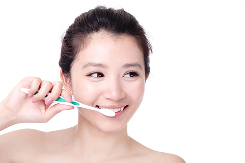 4 sự thật bất ngờ về 'quy tắc 3-3-3' khi đánh răng, một bí quyết giúp hàm răng chắc khỏe, trắng sáng: Bạn đã biết đánh răng đúng cách? - Ảnh 1