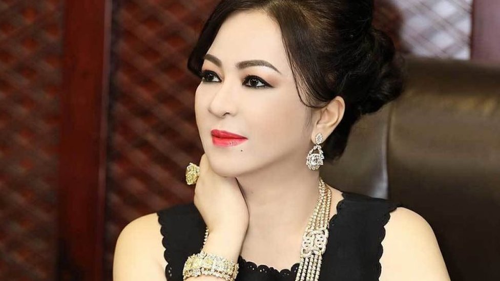 NÓNG: Vừa ấn định ngày xét xử bà Phương Hằng, ca sĩ Thủy Tiên bất ngờ lên tiếng về clip đếm thiếu tiền trong đợt cứu trợ miền Trung - Ảnh 7