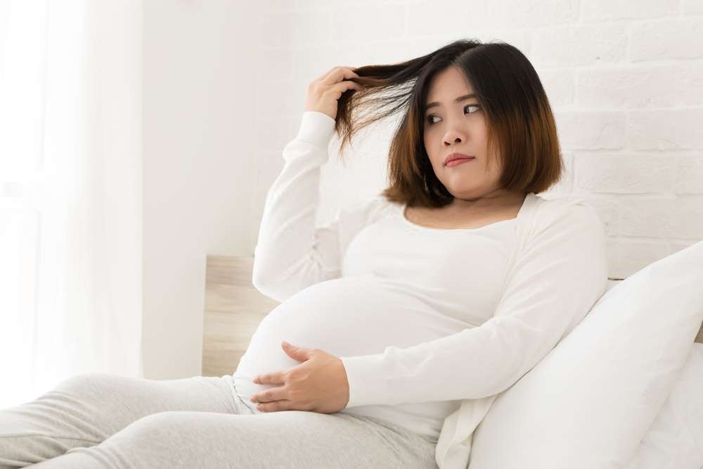 Nhuộm tóc khi mang thai được không, cần tránh điều gì? - Ảnh 1