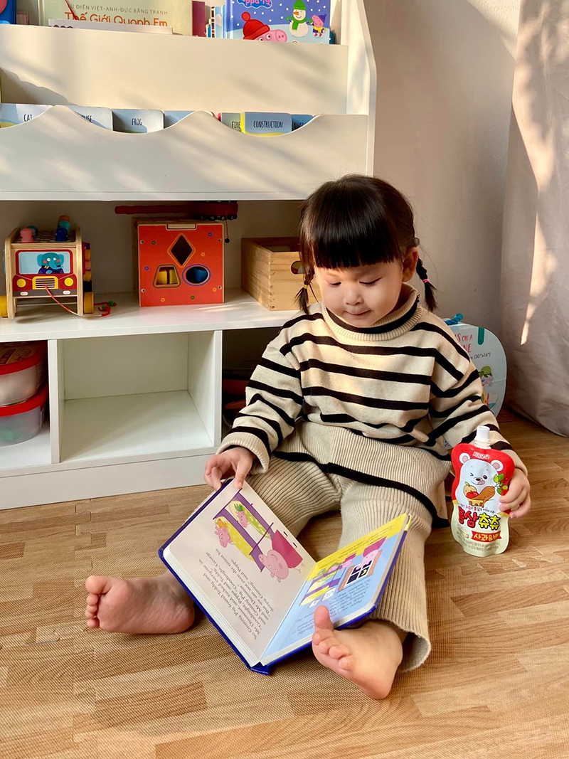 Mới 3 tuổi, bé gái đã gây sốt MXH vì khả năng nói thông thạo cả Tiếng Anh lẫn Tiếng Việt - Ảnh 1