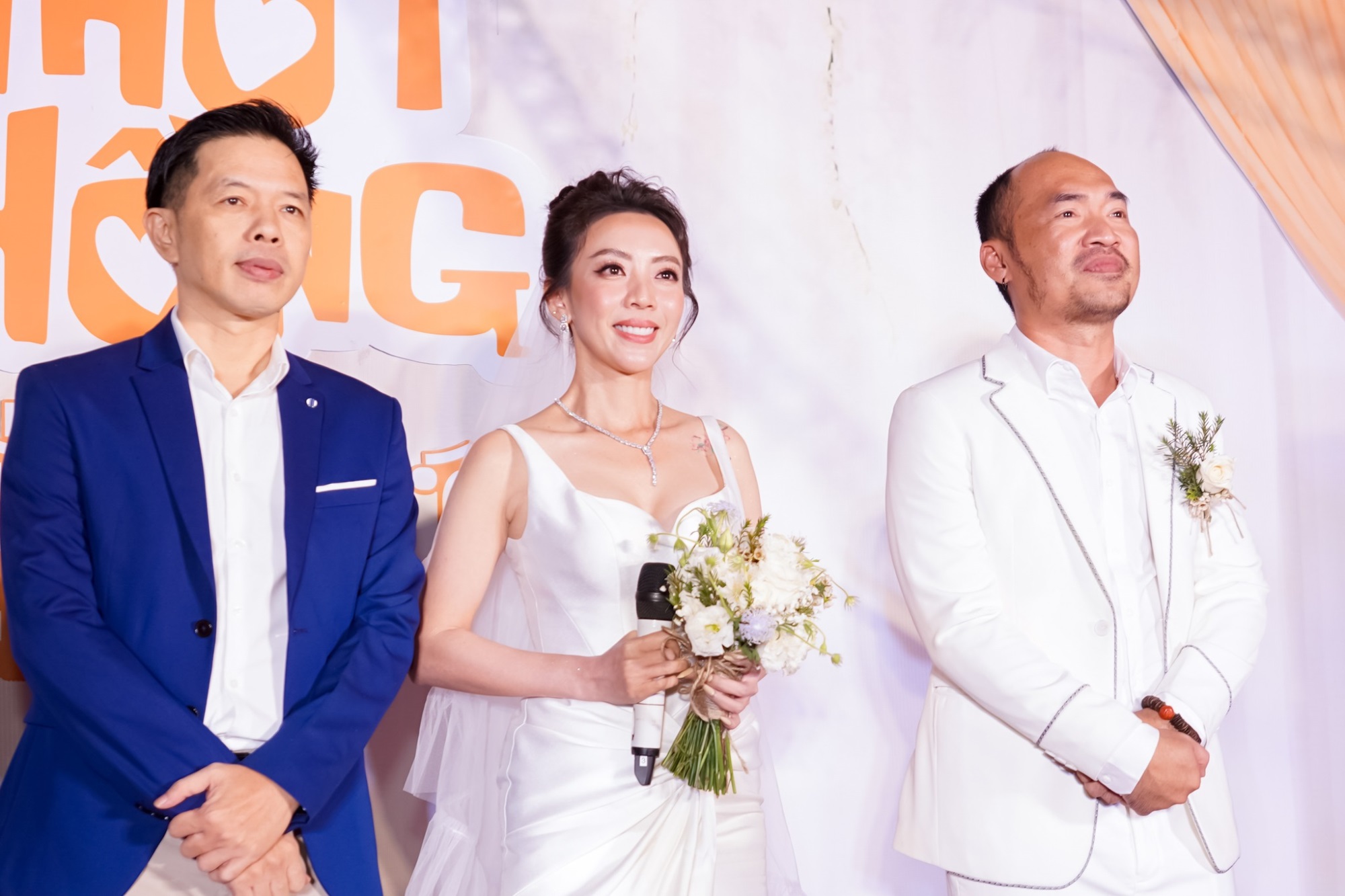 Thu Trang – Tiến Luật ‘cưới lần 2’, nói lời ngọt ngào như phim ngôn tình khiến dân mạng xôn xao 'đòi' cưới - Ảnh 3