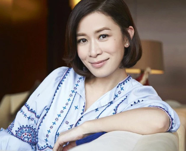 'Bóc mẽ' nhan sắc thật của 'Nhất tỷ TVB' Xa Thi Mạn qua camera thường - Ảnh 4