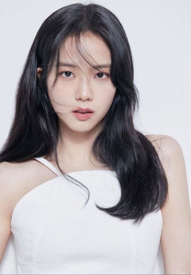 Jisoo (BLACKPINK) gây bão MXH chỉ với 1 bức ảnh: Danh xưng 'Hoa hậu Hàn Quốc' đúng là không tự nhiên mà có! - Ảnh 4
