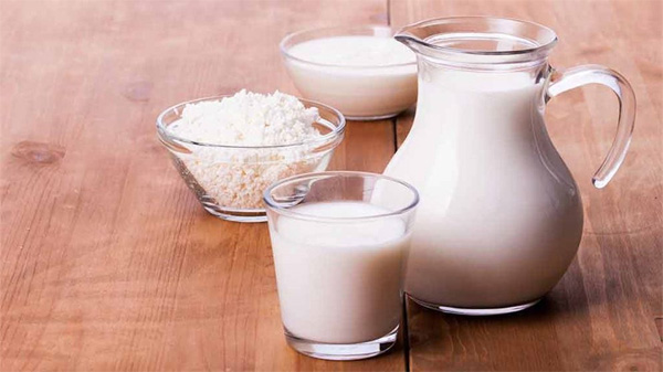 Uống sữa bầu bổ sung dưỡng chất cần thiết khi mang thai ba tháng đầu