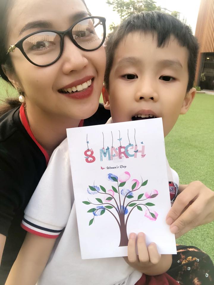 Nhận được món quà đáng yêu từ con trai 7 tuổi nhân ngày 8/3, Ốc Thanh Vân vỡ òa vì quá bất ngờ  - Ảnh 4