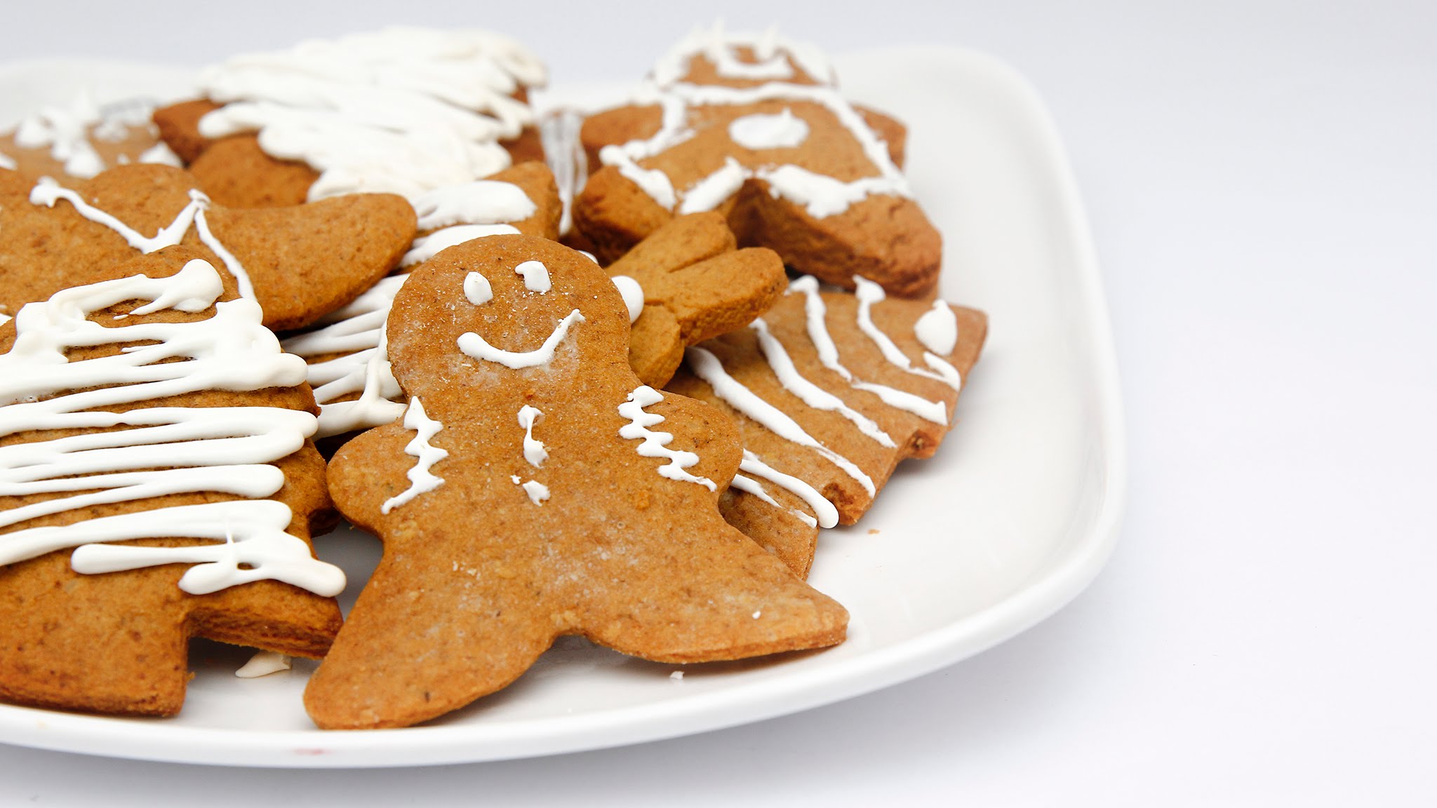 Cách làm bánh quy gừng cực đơn giản cho ngày lễ giáng sinh - Ảnh 1