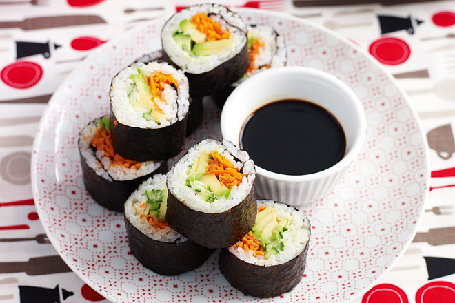 Tín đồ ăn sushi sẽ phát hoảng: Sán dây dài gần 2 mét sống trong bụng người đàn ông vì ăn sushi thường xuyên - Ảnh 4