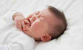 Thấu hiểu những lý do đằng sau tiếng khóc của em bé nhà bạn và phương pháp xoa dịu con trong tích tắc - Ảnh 1