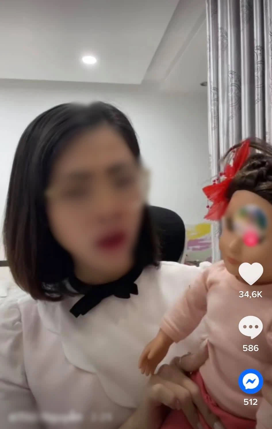 Youtuber chuyên làm video cho trẻ em gây tranh cãi vì đăng clip xin vía Kuman Thong - Ảnh 1