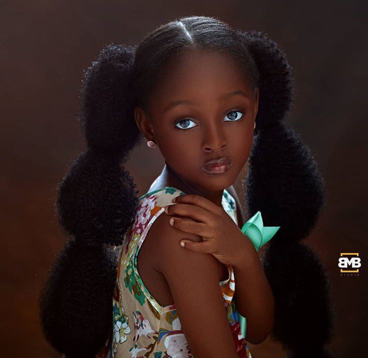 Cô bé Châu Phi sở hữu nhan sắc phá vỡ mọi quy chuẩn về cái đẹp của thế giới gây tiếc nuối với nhan sắc hiện tại - Ảnh 1