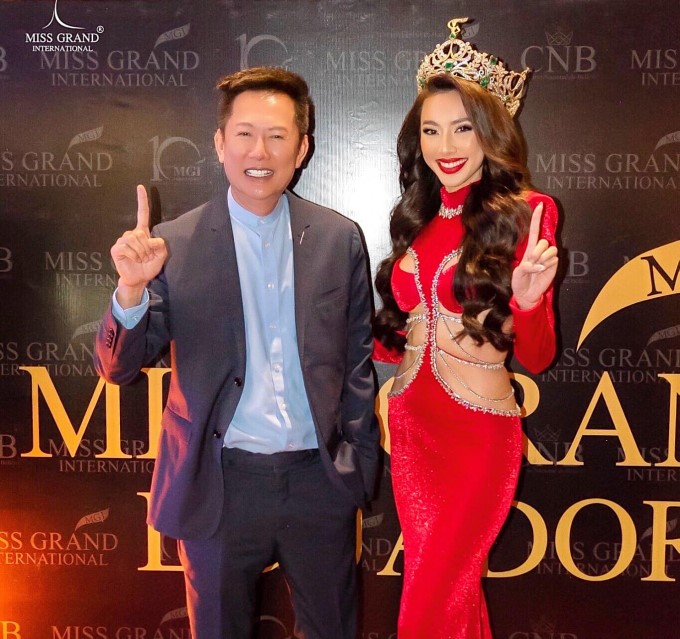 Hoa hậu Thùy Tiên làm méo vương miện 12 tỷ, dân tình triệu hồi chủ tịch Nawat - Ảnh 3