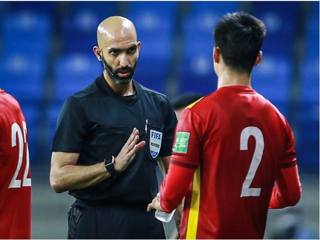 U23 Việt Nam chạm mặt trọng tài từng khiến fan phẫn nộ vì 'nhẹ tay' với cầu thủ Indonesia - Ảnh 1
