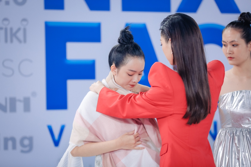 Lịch sử 'The Face 2018' lặp lại: H'Hen Niê lại thắng, TyhD và Lương Thùy Linh xác nhận 'tanh bành team' - Ảnh 15