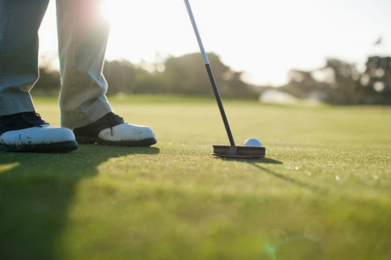 Nghiên cứu chỉ ra mối liên hệ bất ngờ giữa chơi golf và bệnh xơ cứng teo cơ một bên - Ảnh 2