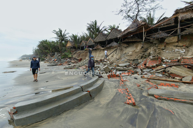 Biển An Bàng (Hội An) tan tác sau cơn bão số 13, du lịch ảnh hưởng nặng nề - Ảnh 6