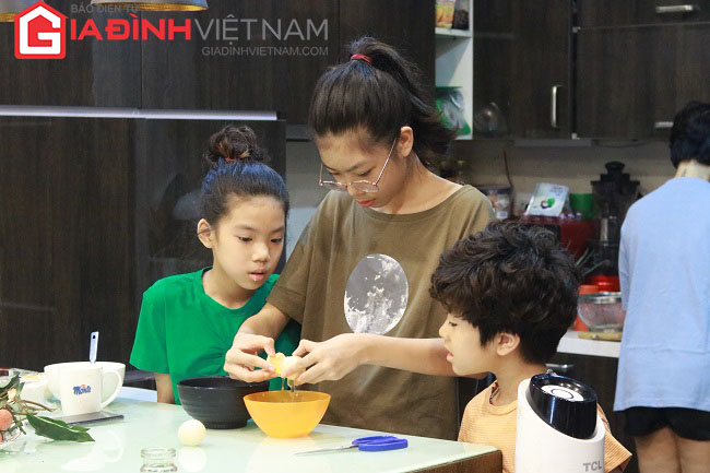 Mẹ Hà thành dạy con nấu ăn từ lớp 2 để rèn tính tự lập và yêu thương - Ảnh 2