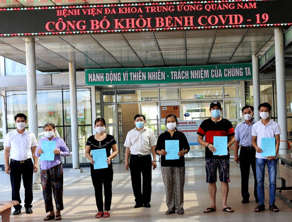Thêm 11 bệnh nhân mắc Covid-19 điều trị tại Quảng Nam khỏi bệnh và xuất viện - Ảnh 1
