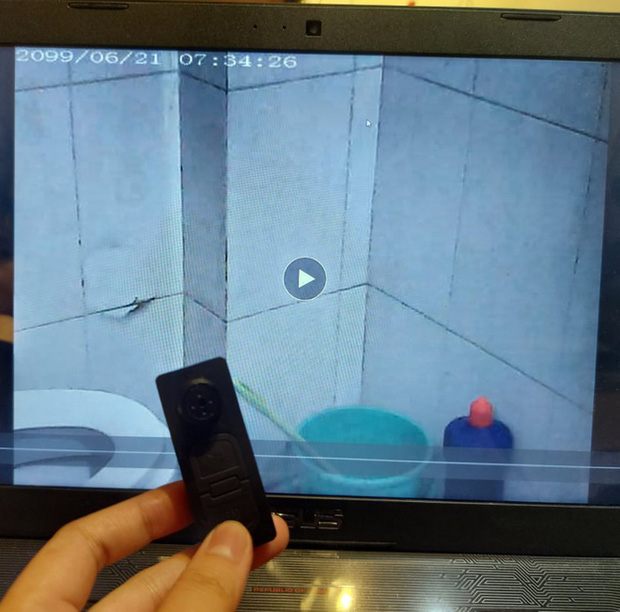 Nam thanh niên đặt camera siêu nhỏ trong nhà vệ sinh, quay lén đồng nghiệp nữ: Thủ phạm định mua về 'quay trộm cho vui' - Ảnh 1