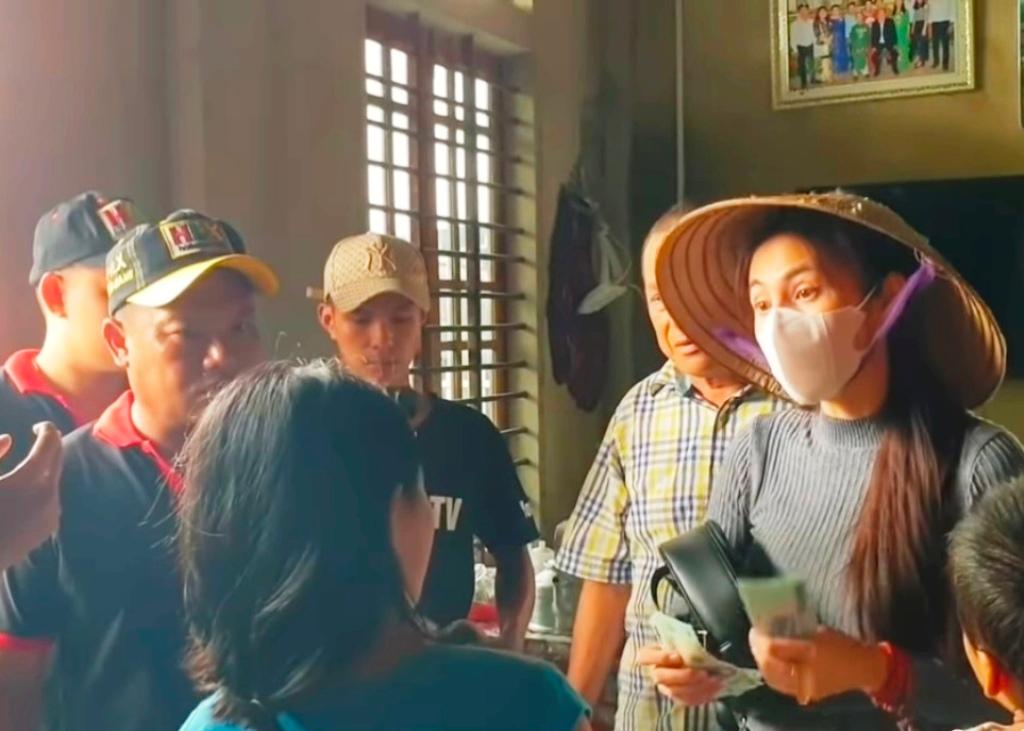 Tin mới nhất: Người dân Nghệ An được Thủy Tiên hỗ trợ 'chỉ nhận tiền, không ký nhận' - Ảnh 2