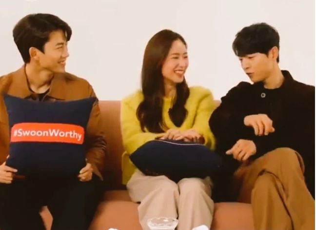 Song Joong Ki 'gây bão' vì ngồi chạm... vòng ba với bạn diễn nữ ngay trên truyền hình, còn nhắc đến 'gia đình' nhưng vội đính chính - Ảnh 2