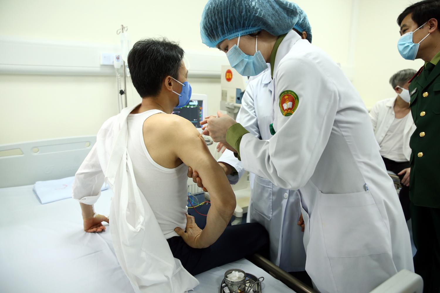 PTT Vũ Đức Đam nói về sức khỏe của mình khi tiêm thử nghiệm vắc-xin COVID-19 Việt Nam - Ảnh 2