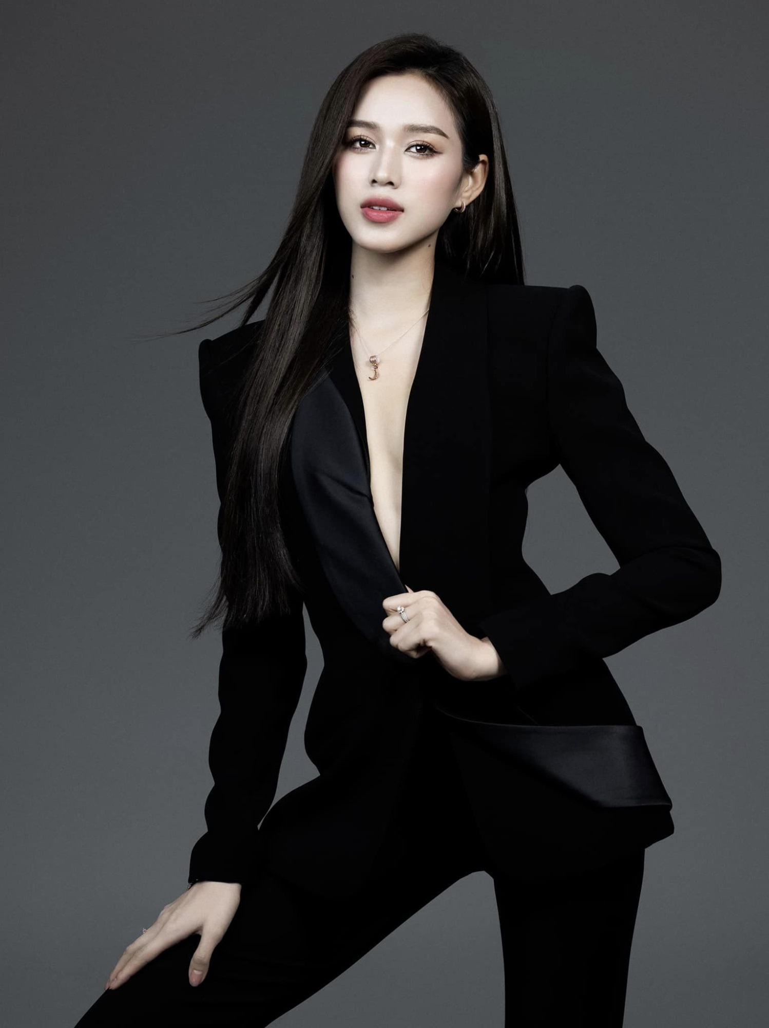 Hoa hậu Đỗ Thị Hà: Muốn làm đại gia của chính mình, chia sẻ kế hoạch sớm theo học chương trình thạc sĩ - Ảnh 2
