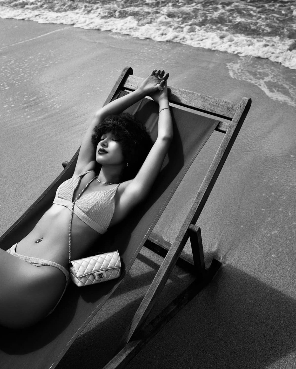 Hot girl Châu Bùi diện bikini khoe thân hình nóng bỏng cùng nhan sắc gợi cảm ở tuổi 25 - Ảnh 2