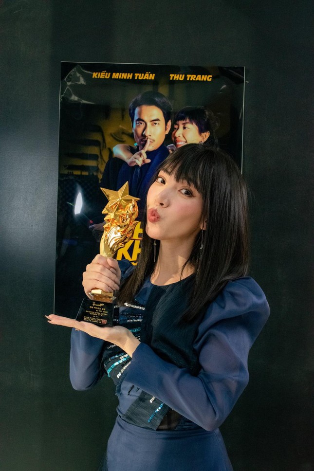 Nghỉ dịch 4 tháng, Thu Trang lại bất ngờ 'ẵm' giải 'Nữ nghệ sĩ Quốc tế xuất sắc nhất' ở 'World Star Awards 2021' - Ảnh 1