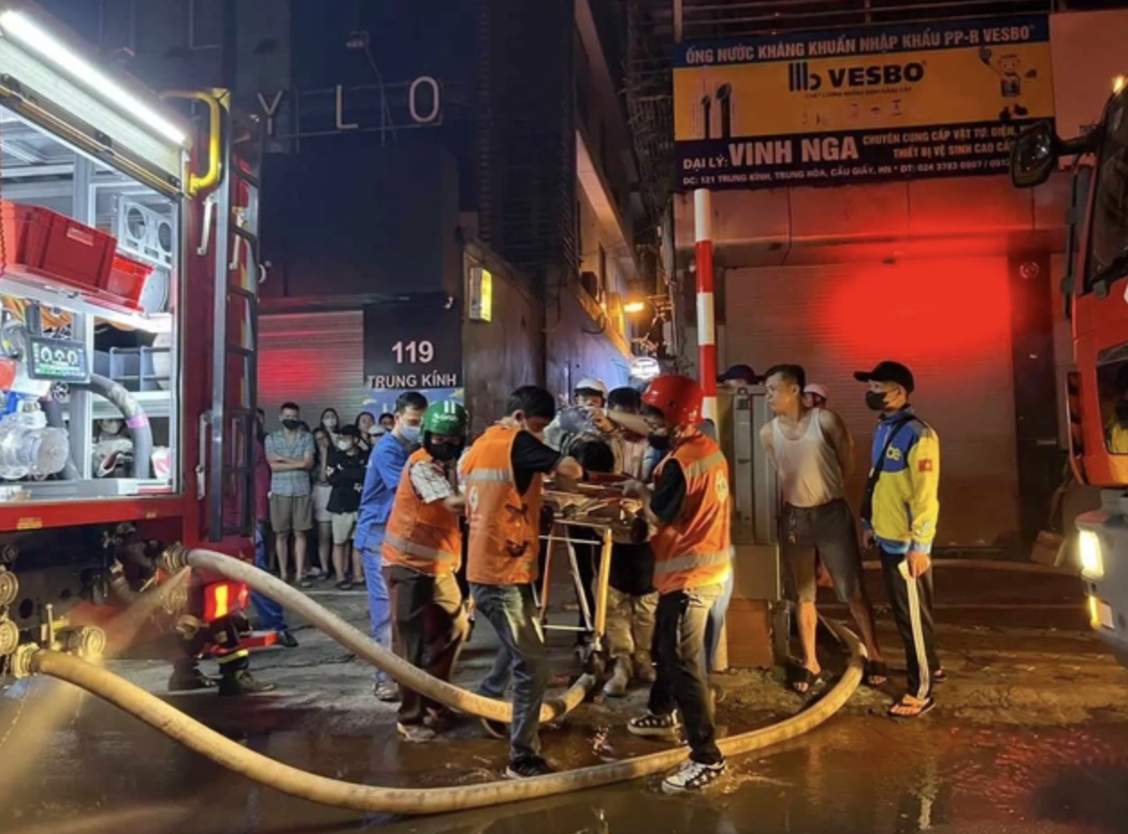 Người mẹ mất con trong vụ hỏa hoạn ở Hà Nội, sau 1 đêm 'âm dương cách biệt': 'Anh ơi, con mình chết cháy rồi...' - Ảnh 2