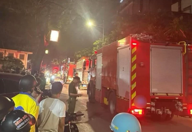 Tin mới nhất vụ cháy nhà trên phố Trung Kính làm 14 người chết: Đã xác định nguyên nhân ban đầu - Ảnh 1
