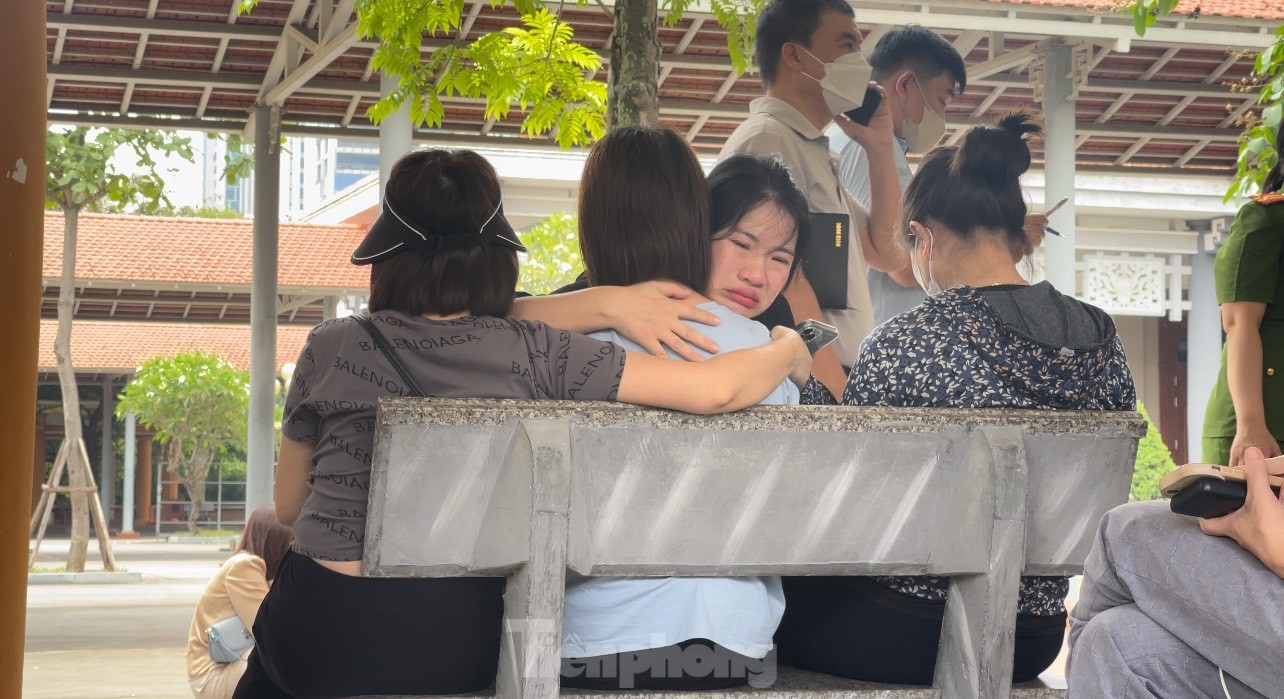 Người mẹ mất con trong vụ hỏa hoạn ở Hà Nội, sau 1 đêm 'âm dương cách biệt': 'Anh ơi, con mình chết cháy rồi...' - Ảnh 7