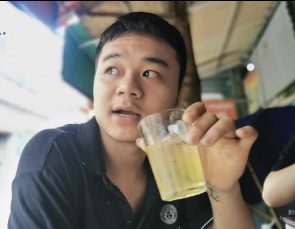 Chân dung nhóm 'anh hùng không áo' đu thang dây, dùng búa đập tường cứu người mắc kẹt trong vụ cháy ở Hà Nội: Là sinh viên, mới 21 tuổi - Ảnh 2