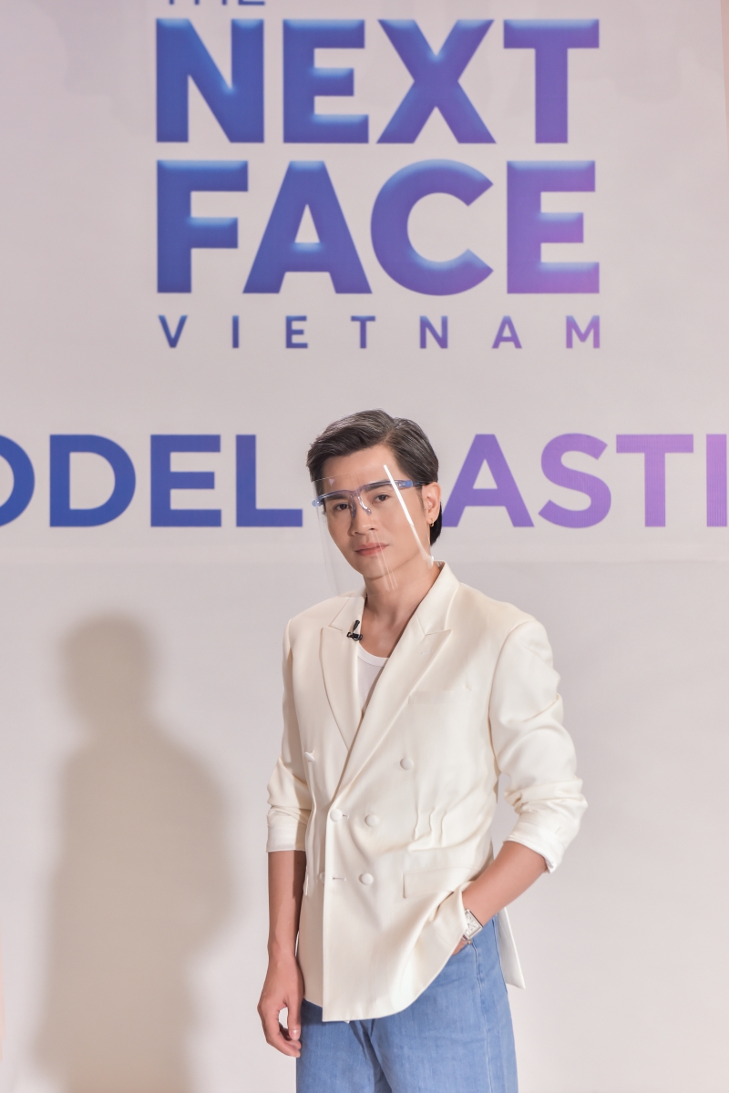 Á hậu Mâu Thủy nổi bần bật với nguyên ‘cây’ da báo, lại còn ‘chơi lớn’ đổi trang phục 2 lần trong ngày đầu casting “The Next Face Vietnam 2021” - Ảnh 13