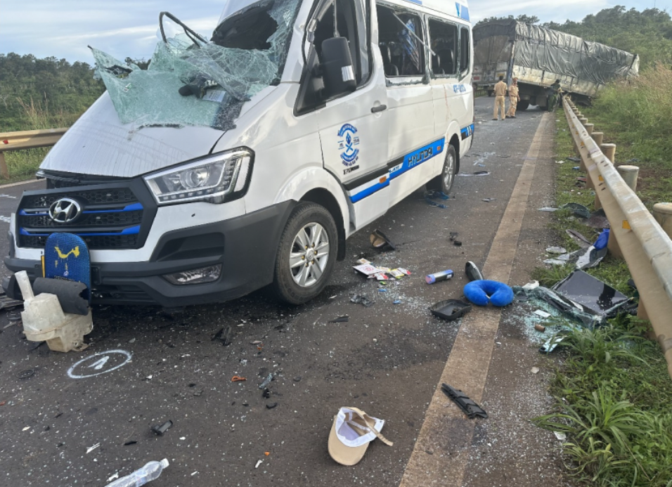 Lời khai của tài xế xe khách trong vụ tai nạn giao thông khiến 13 người thương vong ở Đắk Lắk - Ảnh 1