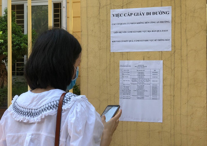 NÓNG: Từ 6h ngày 8/9, Hà Nội xử lý nghiêm người không có giấy đi đường theo mẫu mới, yêu cầu 'ai ở đâu thì ở đó' - Ảnh 1