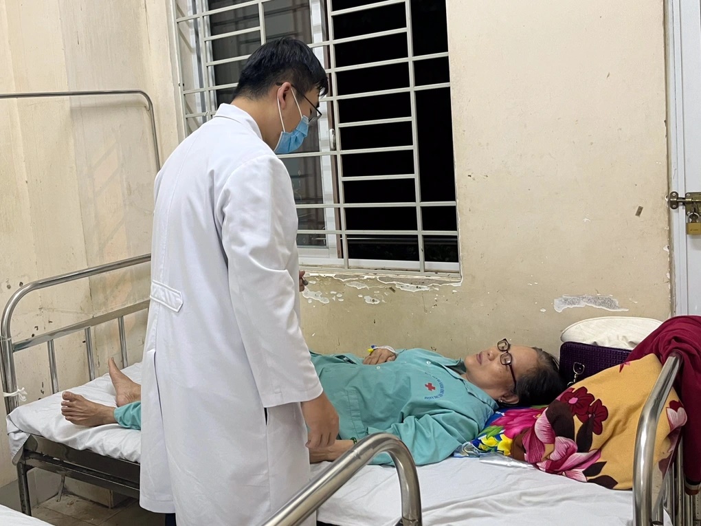 Ngộ độc thực phẩm ở Đồng Nai: Hơn 70 người nhập viện sau khi ăn bánh mì ở một cơ sở  - Ảnh 2