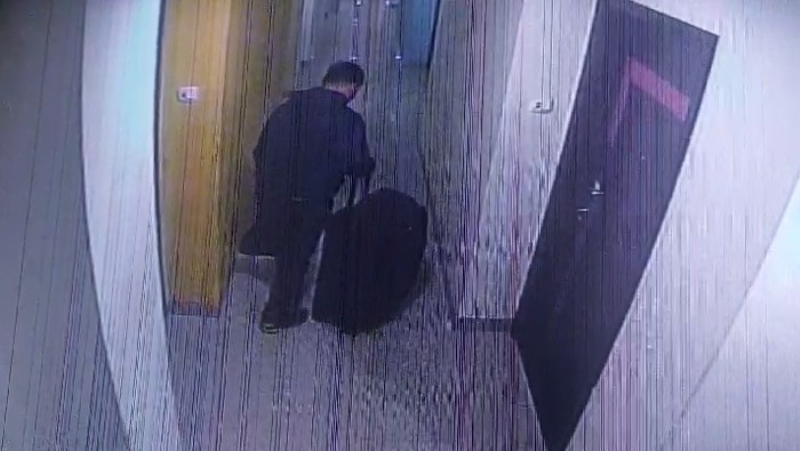 Phát hiện thi thể người phụ nữ bên trong vali, nghi hung thủ sát hại ngay tại khách sạn - Ảnh 1