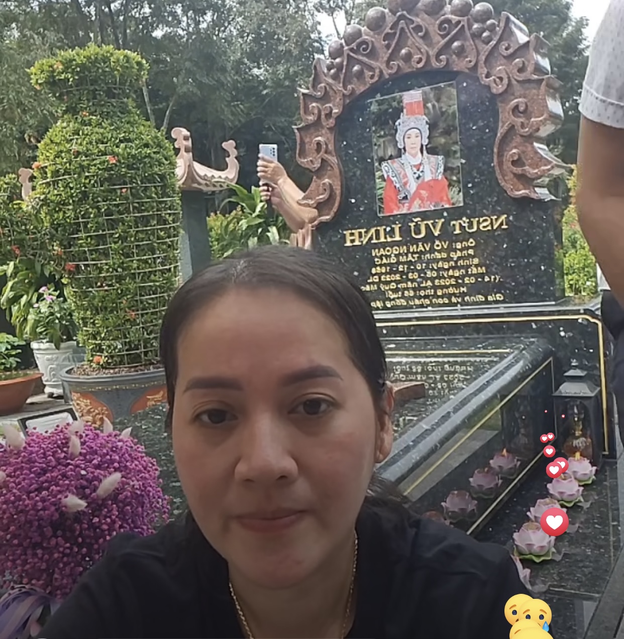 Cận ngày sinh nhật NSƯT Vũ Linh, Hồng Loan nức nở bên phần mộ, nhắn nhủ lời ruột gan đến người cha quá cố  - Ảnh 3