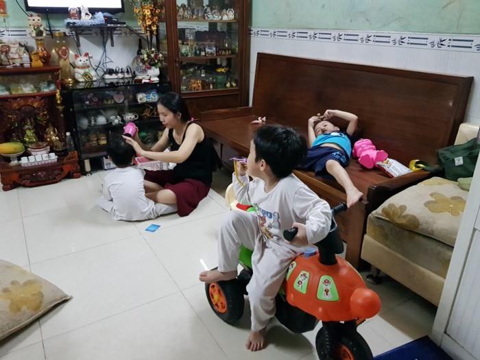 Cuộc sống hiện tại của người mẹ sinh 5 duy nhất tại Việt Nam: ‘Nhiều lúc mệt mỏi đến mức muốn buông xuôi’ - Ảnh 3