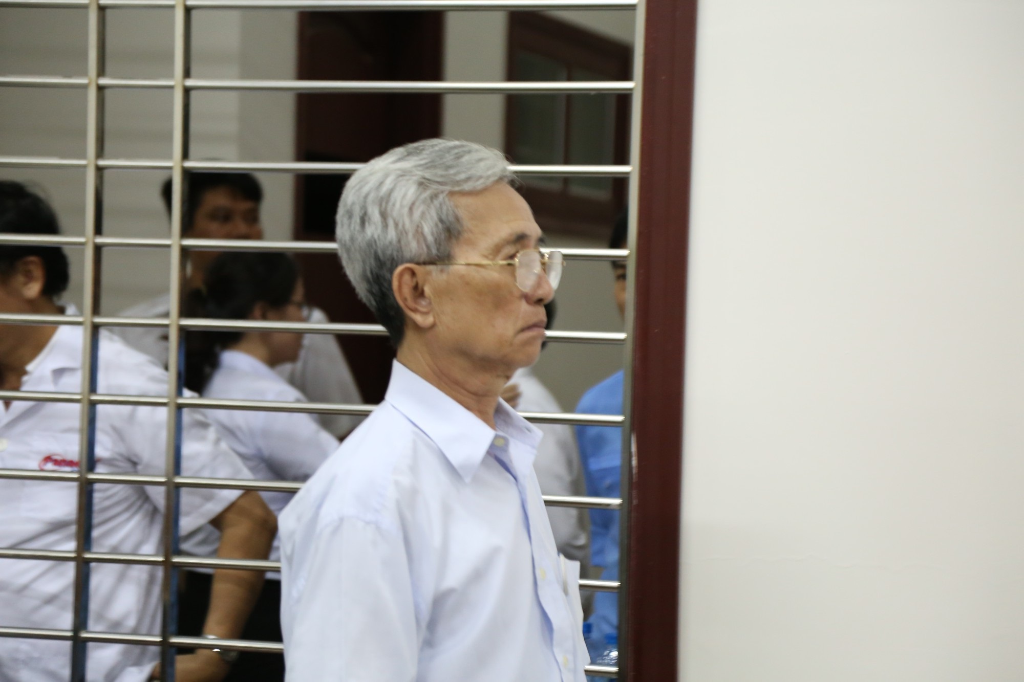 Không đồng tình với bản án 3 năm tù, bị cáo 77 tuổi dâm ô trẻ em ở Vũng Tàu đòi tự thiêu - Ảnh 1