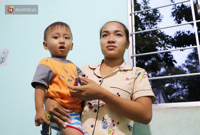 2 đứa trẻ đói ăn ở nhà chờ mẹ vào viện chăm cha bị tai nạn mà không đủ tiền chữa trị: 'Mẹ ơi, cha con đâu rồi' - Ảnh 14