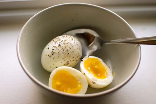 Hấp trứng với sữa đặc ăn mỗi ngày, size vòng 1 tăng lên 90cm cực nhanh - Ảnh 3