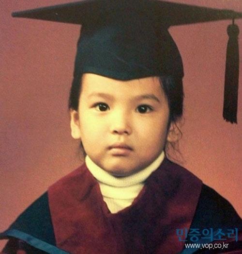 Mẹ đẻ của Song Hye Kyo: 30 năm làm mẹ đơn thân, chưa từng một lần xuất hiện trên báo chí - Ảnh 1