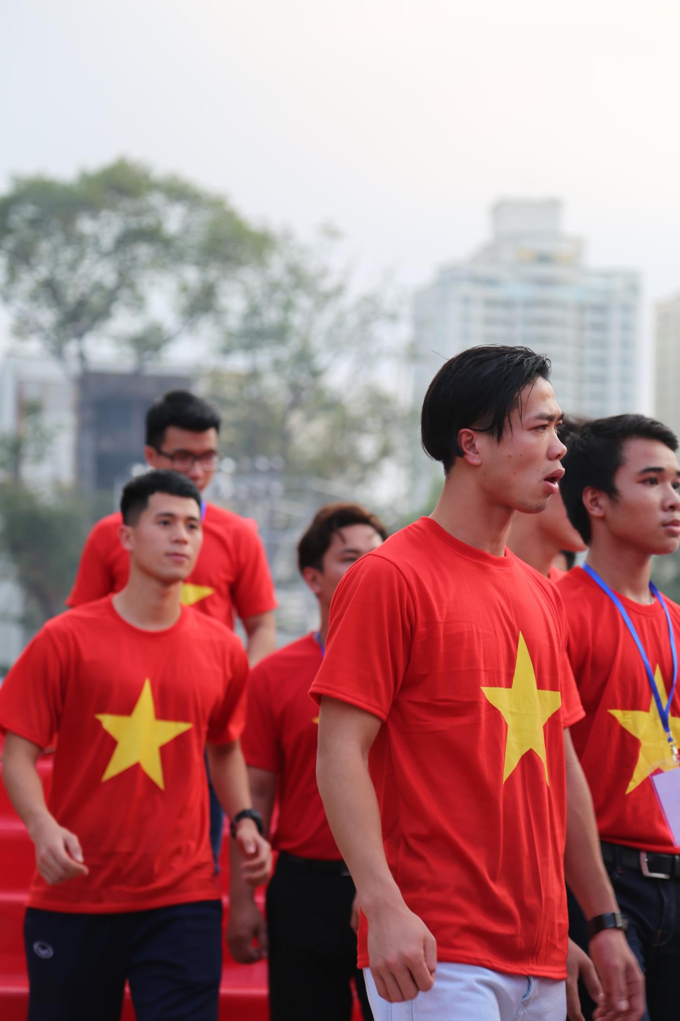 Cận cảnh nhan sắc như 'nam thần' của các cầu thủ U23 Việt Nam trong buổi giao lưu với fan hâm mộ - Ảnh 12