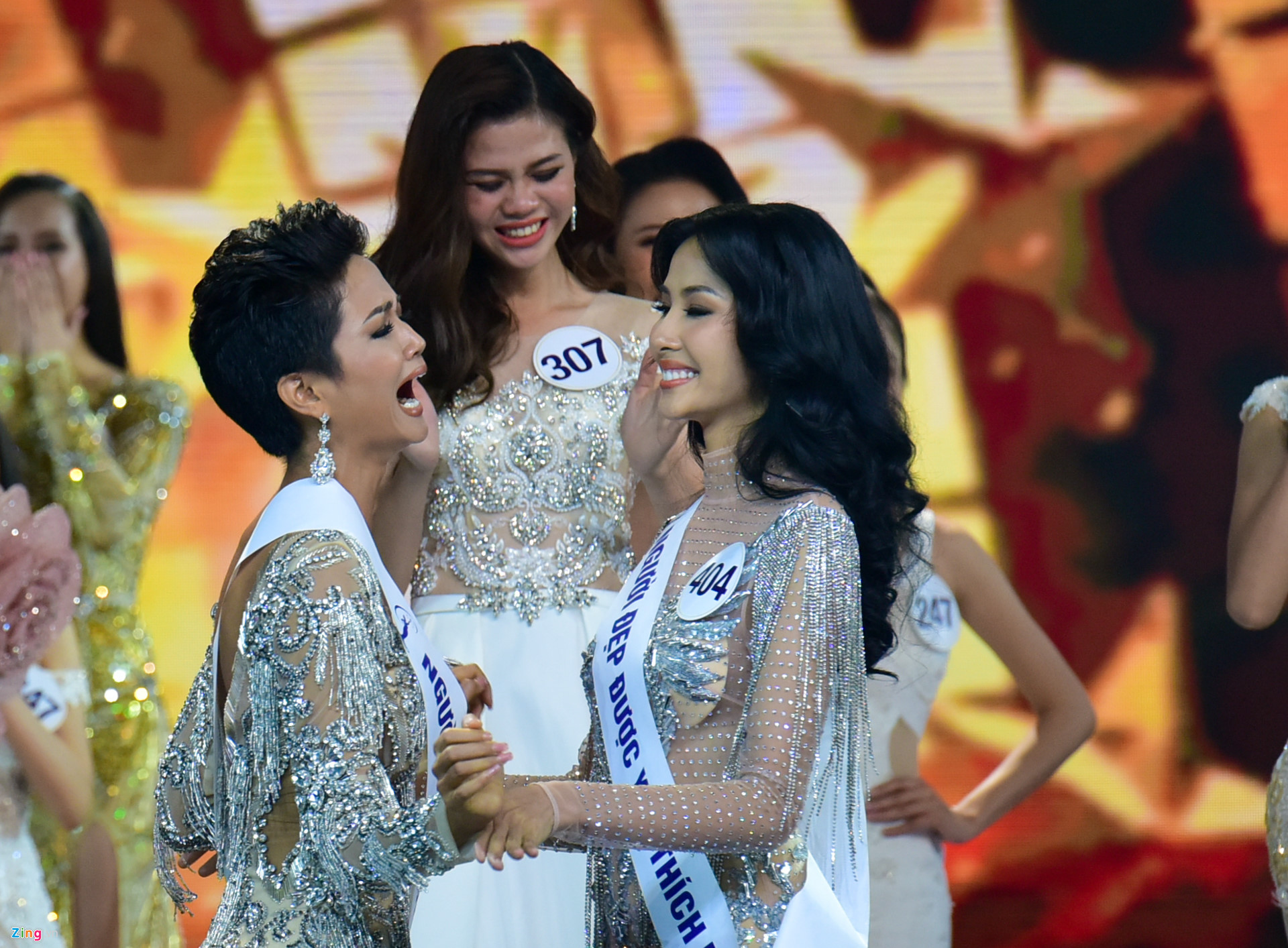 Hé lộ gia cảnh ít ai ngờ của H’Hen Niê - tân Hoa hậu Hoàn vũ Việt Nam 2017 - Ảnh 3